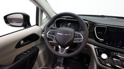 2023 Chrysler Pacifica Plug-In Hybrid Limited