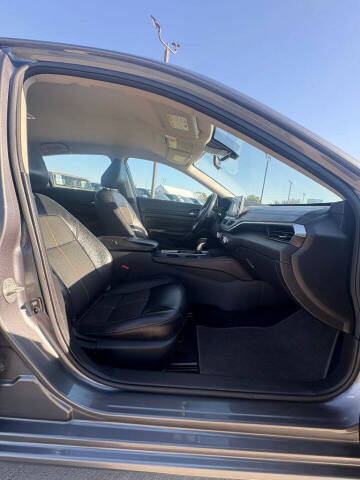 2021 Nissan Altima 2.5 SR