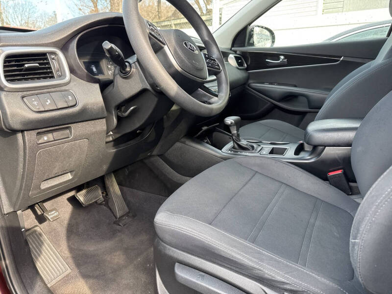 Image 8 of 2019 Kia Sorento LX