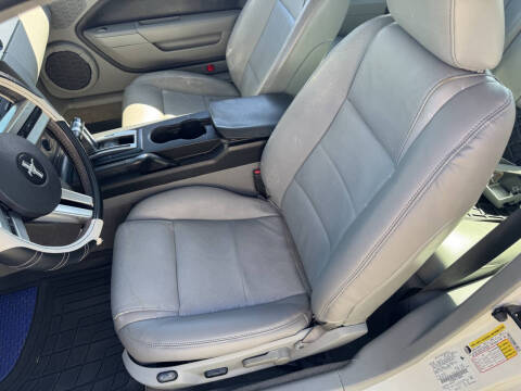 2007 Ford Mustang V6 Deluxe