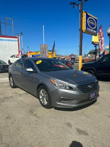 2017 Hyundai Sonata for sale at AutoBank in Chicago IL