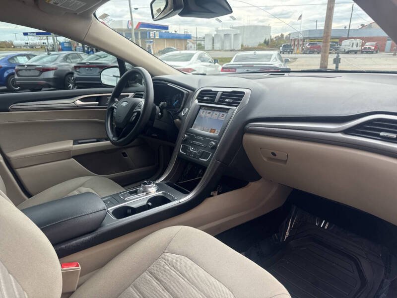 2019 Ford Fusion Hybrid SE