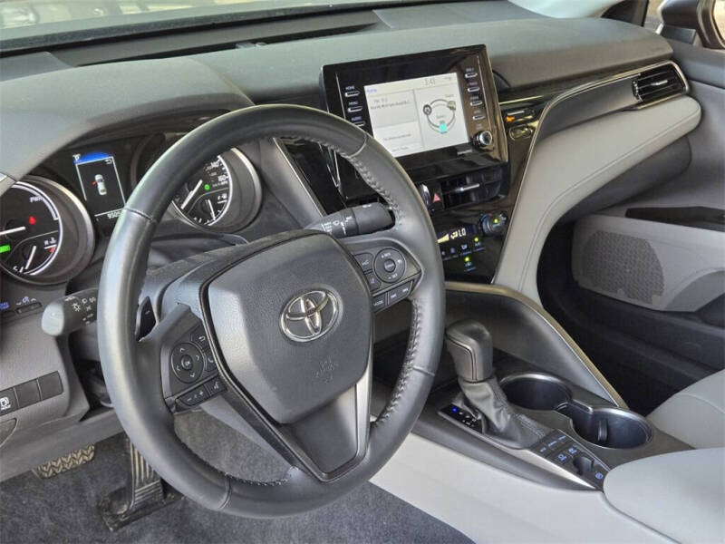2024 Toyota Camry Hybrid SE