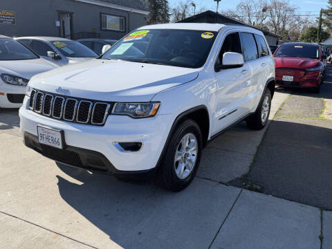 2017 Jeep Grand Cherokee Laredo