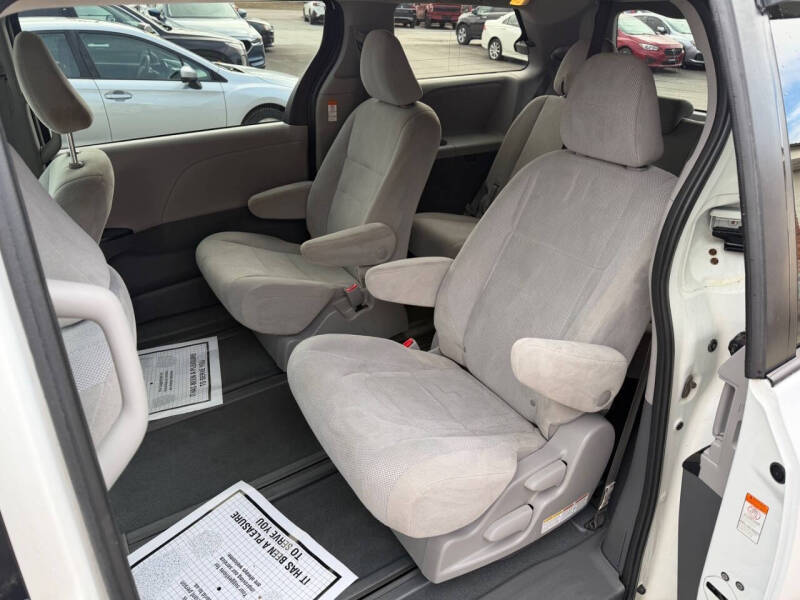 2020 Toyota Sienna L 7-Passenger