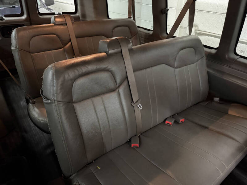 2009 GMC Savana LS 3500