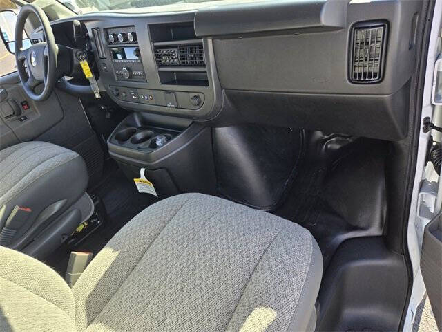 2025 Chevrolet Express 2500