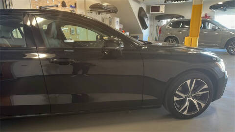 2024 Volvo S60 B5 Core Dark Theme