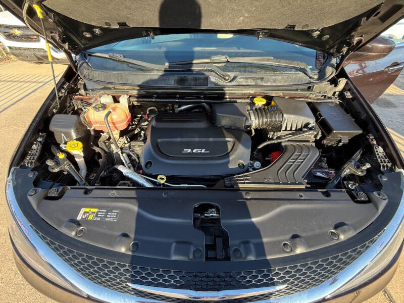 2017 Chrysler Pacifica Touring-L Plus