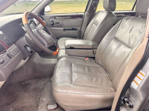 2004 Lincoln Town Car Ultimate