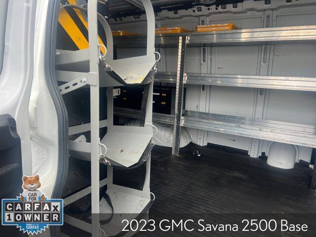 2023 GMC Savana 2500