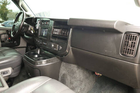 2018 GMC Savana 2500