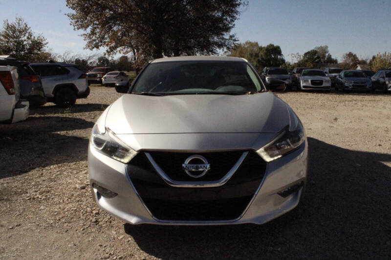 2018 Nissan Maxima S's photo