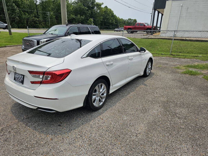 2019 Honda Accord LX's photo
