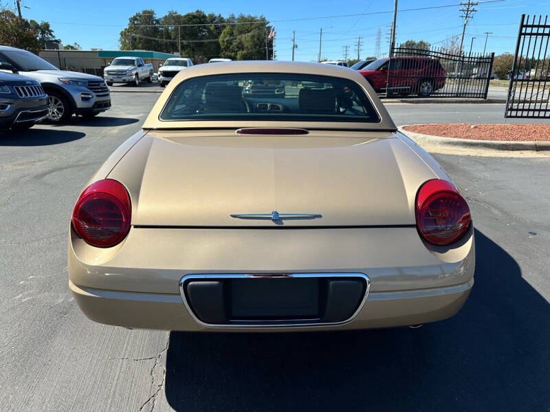 2005 Ford Thunderbird Deluxe photo 19