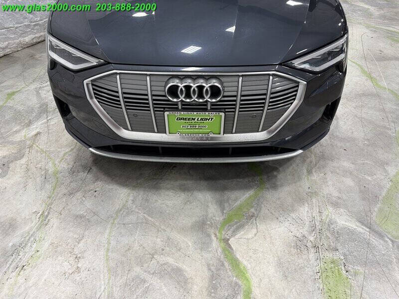 2019 Audi e-tron quattro Premium Plus