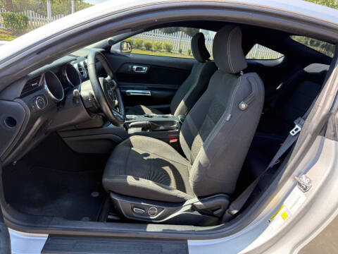 2016 Ford Mustang V6