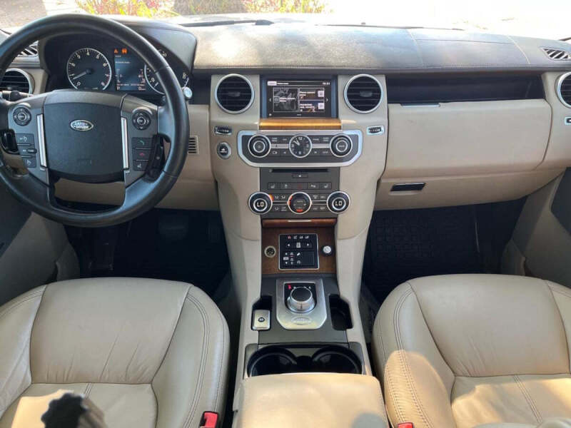 2016 Land Rover LR4 HSE LUX