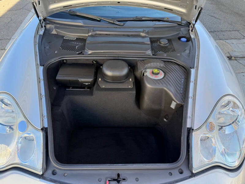 2004 Porsche 911 Carrera 4S