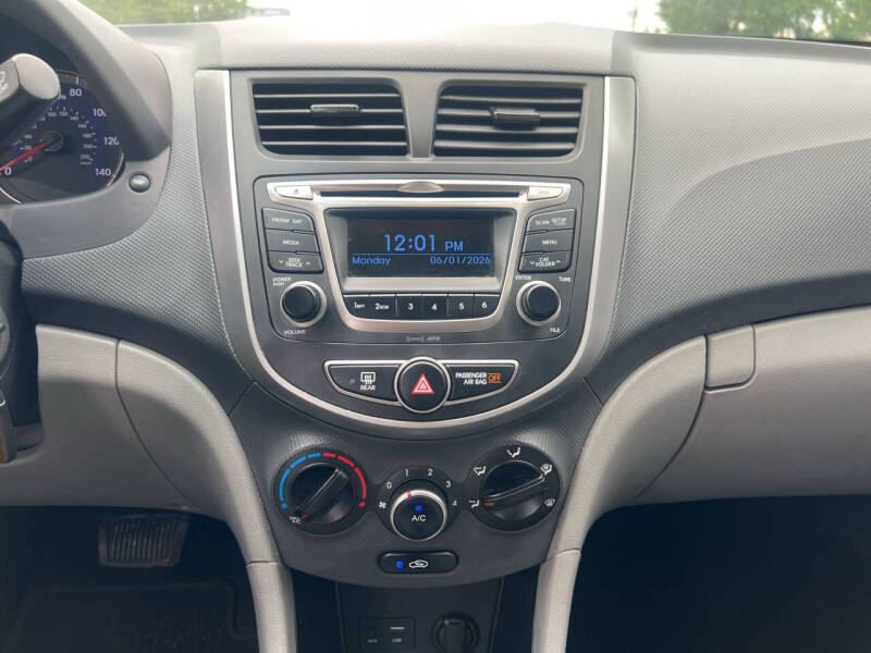2017 Hyundai Accent SE