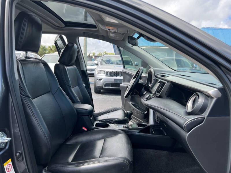 2017 Toyota RAV4 XLE