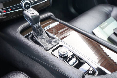 2018 Volvo XC90 T6 Momentum