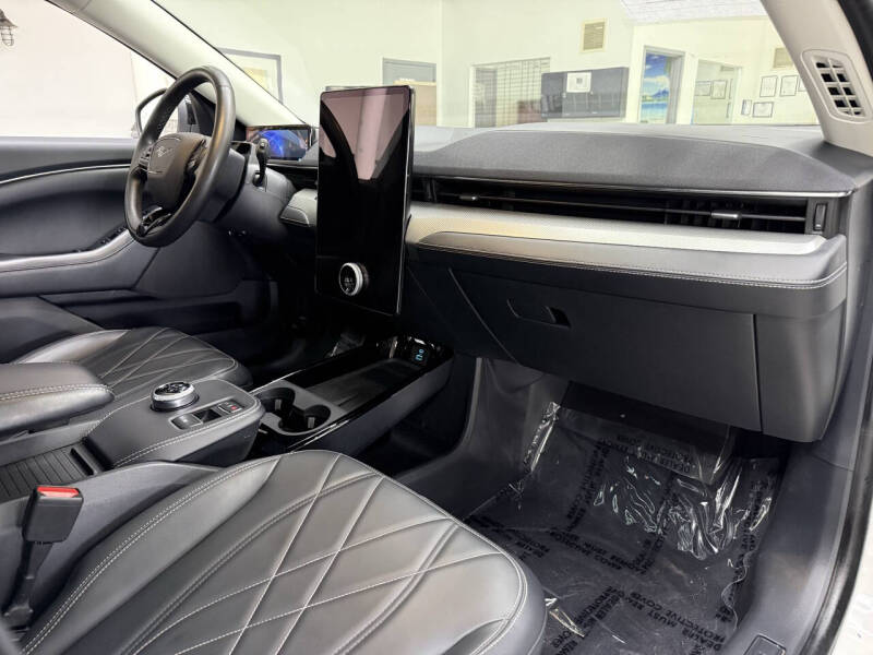 2023 Ford Mustang Mach-E California Route 1