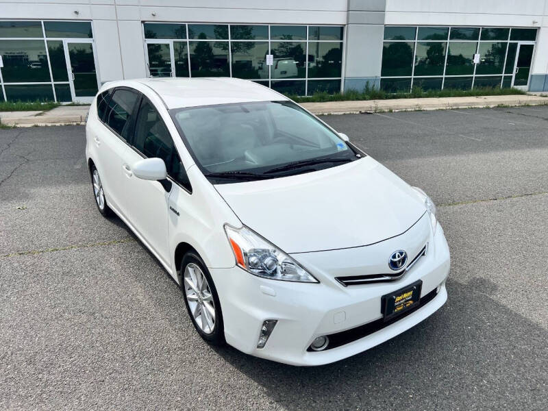 2012 Toyota Prius v Five