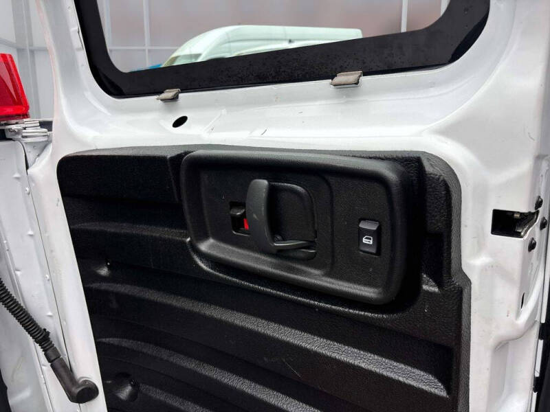 2024 GMC Savana 2500