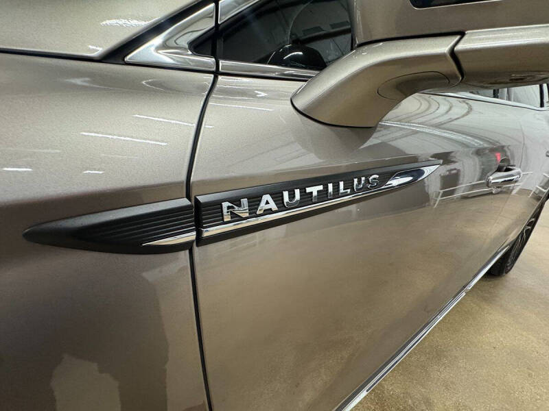 2019 Lincoln Nautilus Reserve