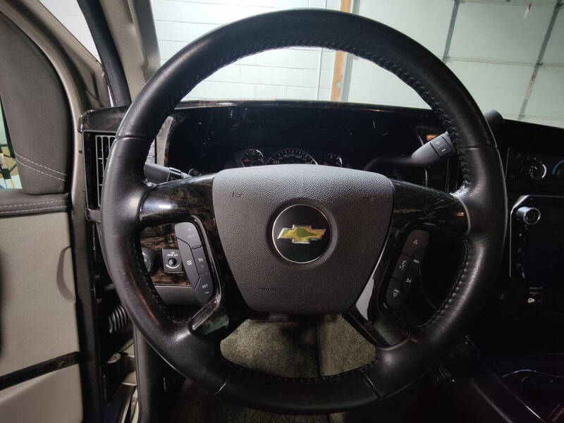 2022 Chevrolet Express 2500