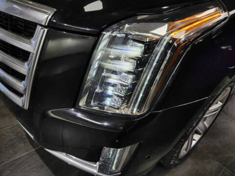 2017 Cadillac Escalade Luxury