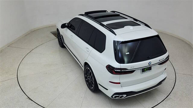 2025 BMW X7 M60i