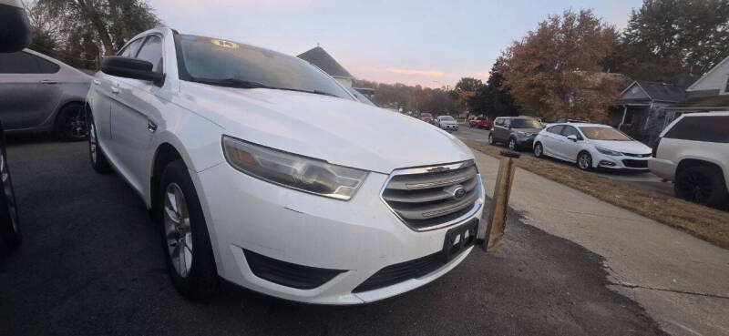 2014 Ford Taurus SE