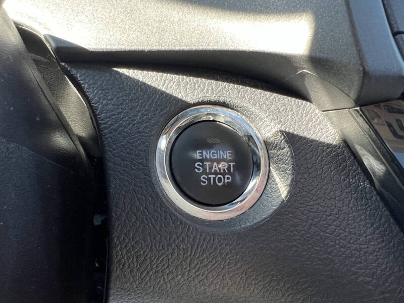 2017 Toyota Sienna SE Premium 8-Passenger