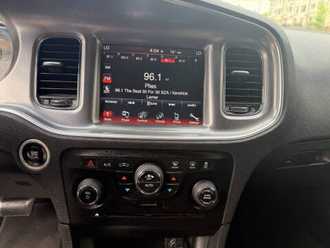 2013 Dodge Charger SXT