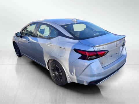 2023 Nissan Versa SR