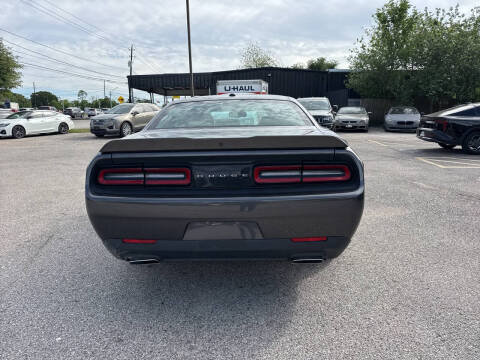 2022 Dodge Challenger SXT