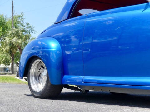 1948 Ford Super Deluxe