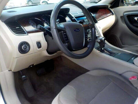 2011 Ford Taurus SEL