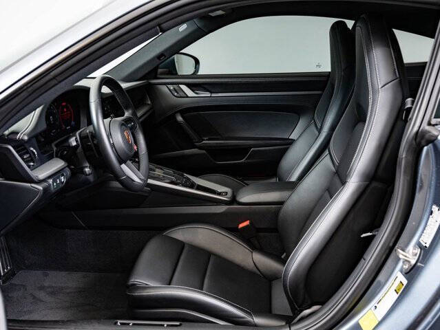 2025 Porsche 911 Carrera