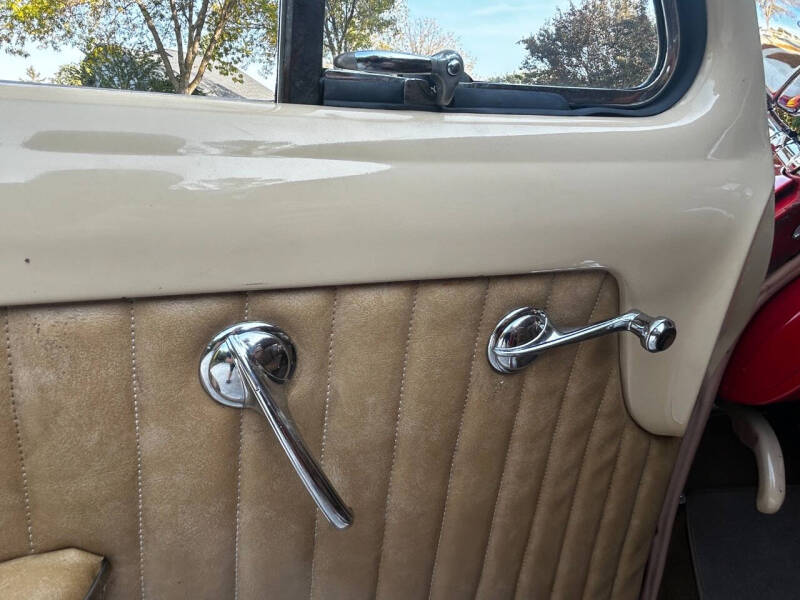 1949 Oldsmobile Futuramic 76