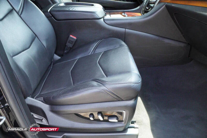 2018 Cadillac Escalade Luxury