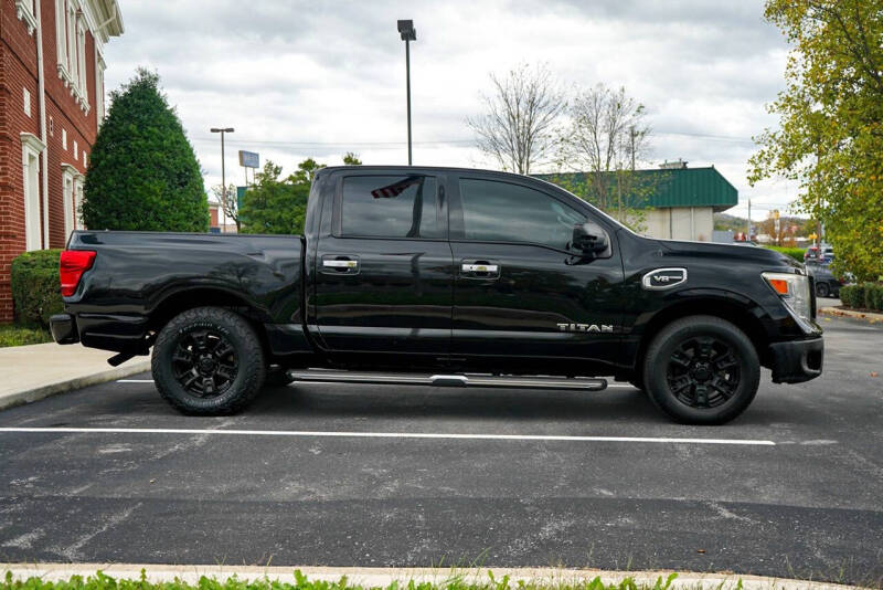 2017 Nissan Titan SV