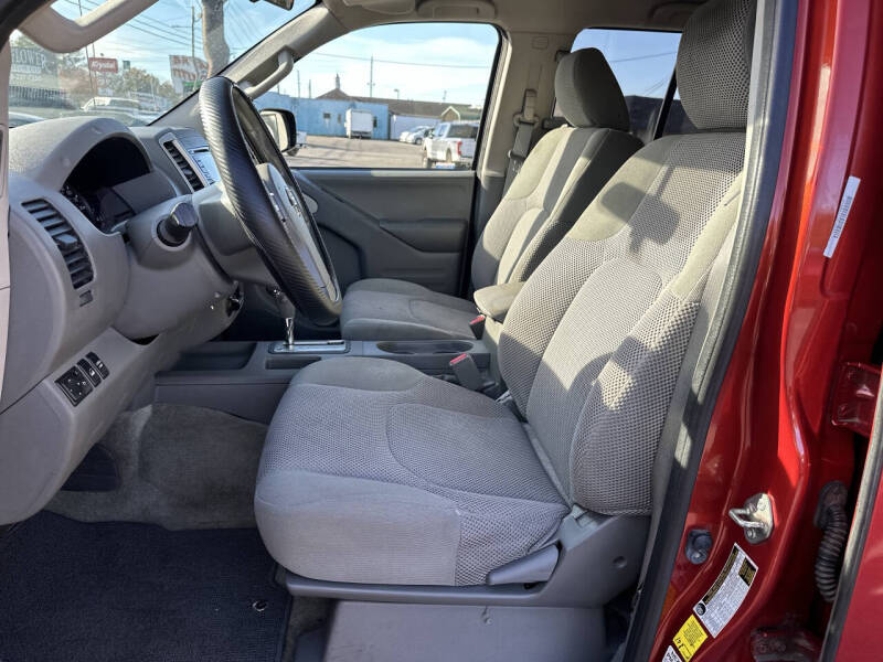 2016 Nissan Frontier SV