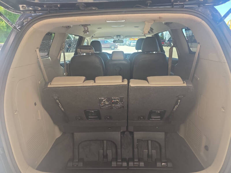 2017 Kia Sedona LX