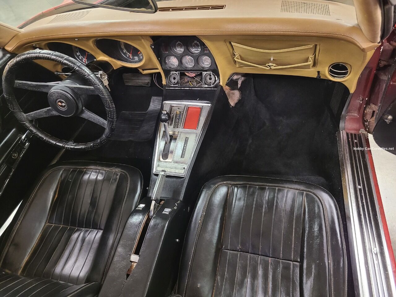 1976 Chevrolet Corvette 12