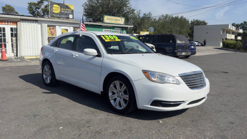 2013 Chrysler 200 LX