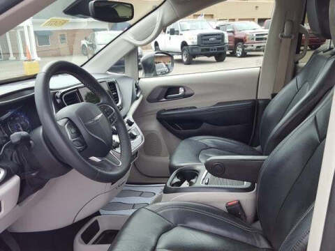 2022 Chrysler Pacifica Touring L