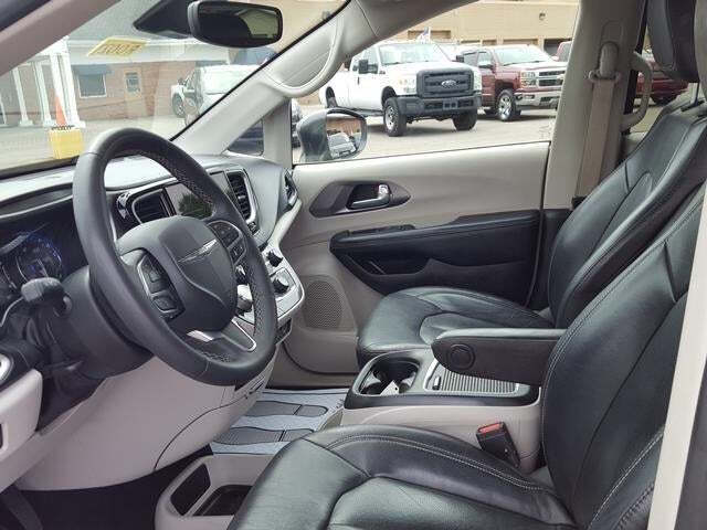 2022 Chrysler Pacifica Touring L